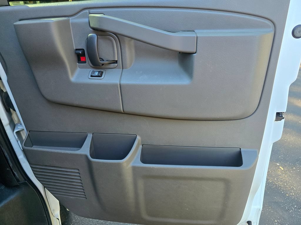 Used 2017 Chevrolet Express 2500 LS RWD image 14