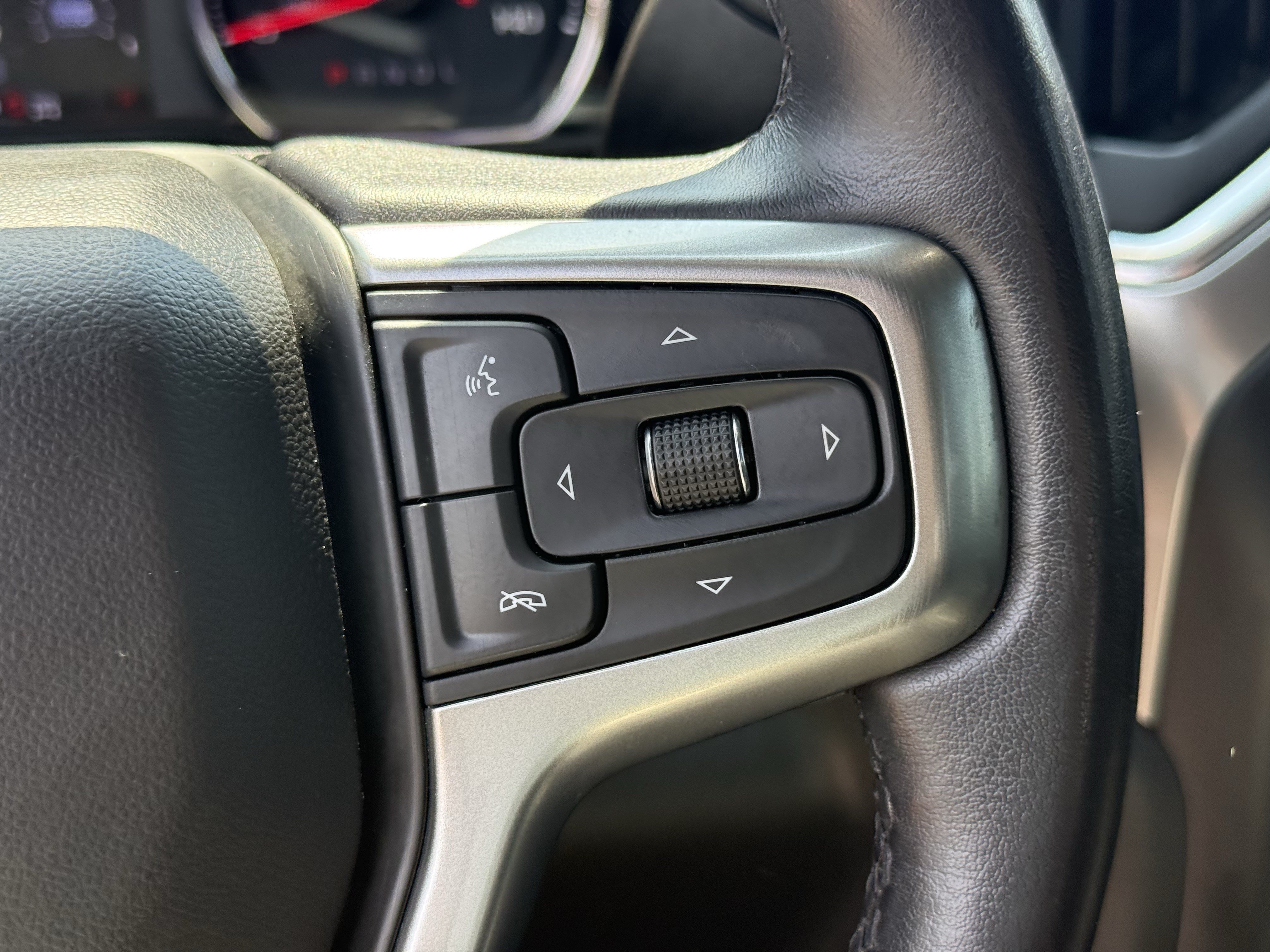 Used 2019 Chevrolet Silverado 1500 LT Trail Boss w/ Convenience Package AWD/4WD image 17
