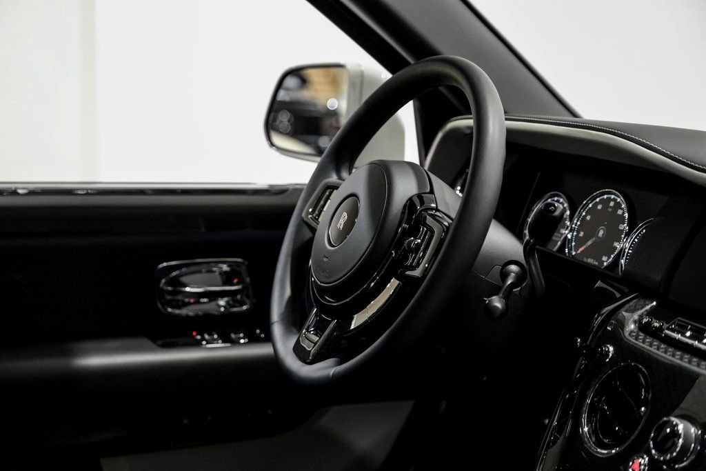 Used 2023 Rolls-Royce Cullinan Black Badge w/ Driver's Package image 11