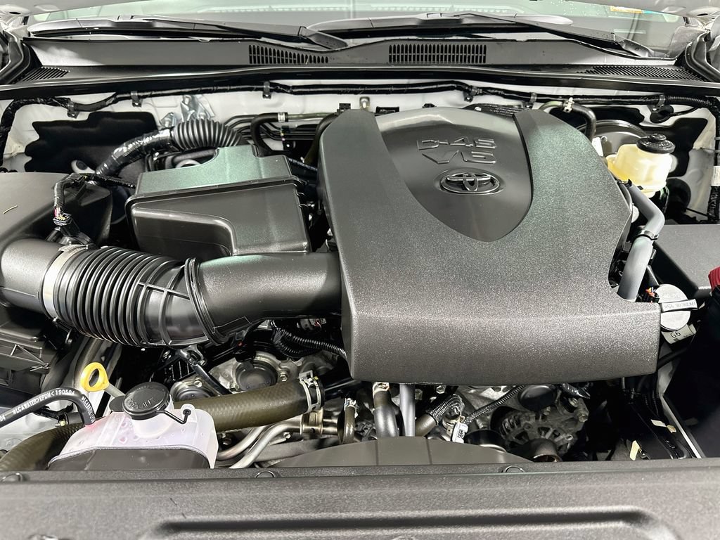 Used 2020 Toyota Tacoma SR5 AWD/4WD image 6