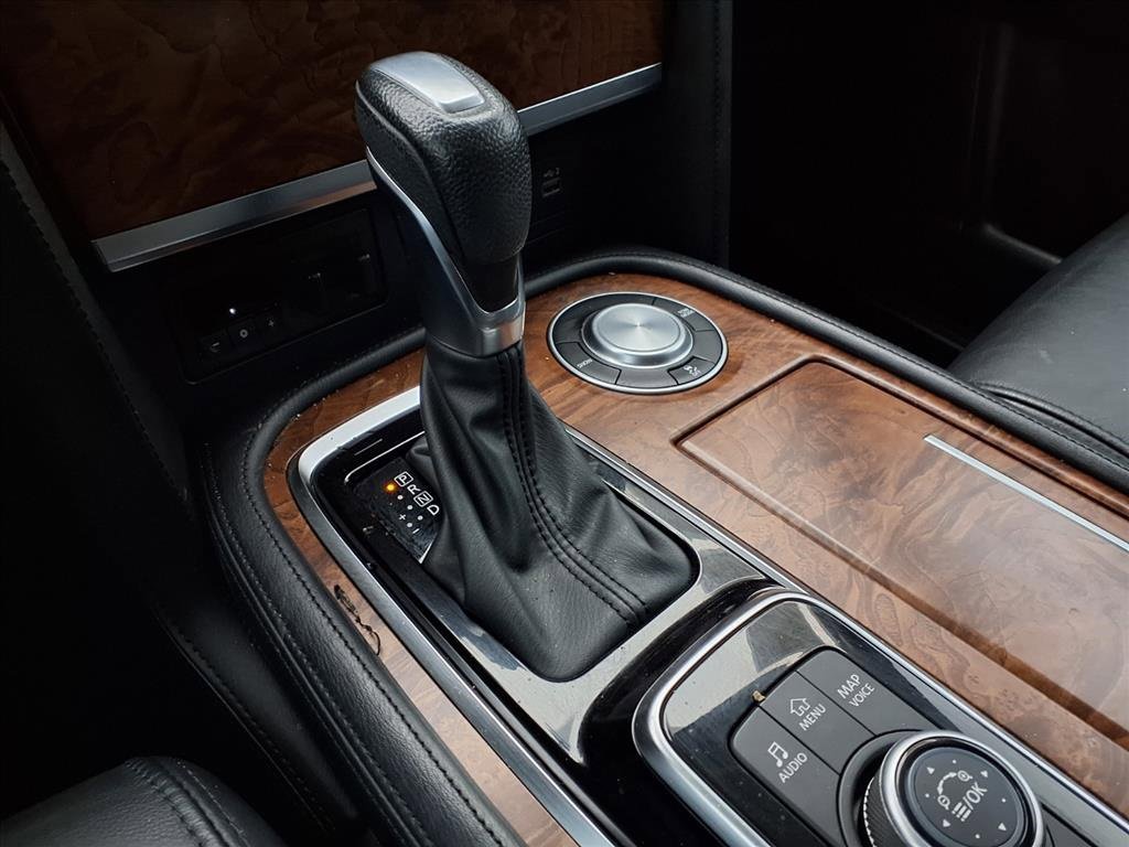 Used 2023 Nissan Armada SL w/ Captain's Chairs Package image 18