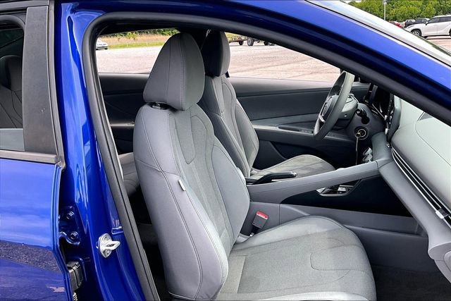 Used 2021 Hyundai Elantra SE FWD image 28
