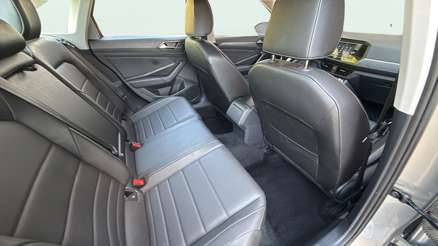 Used 2024 Volkswagen Jetta SE FWD image 27