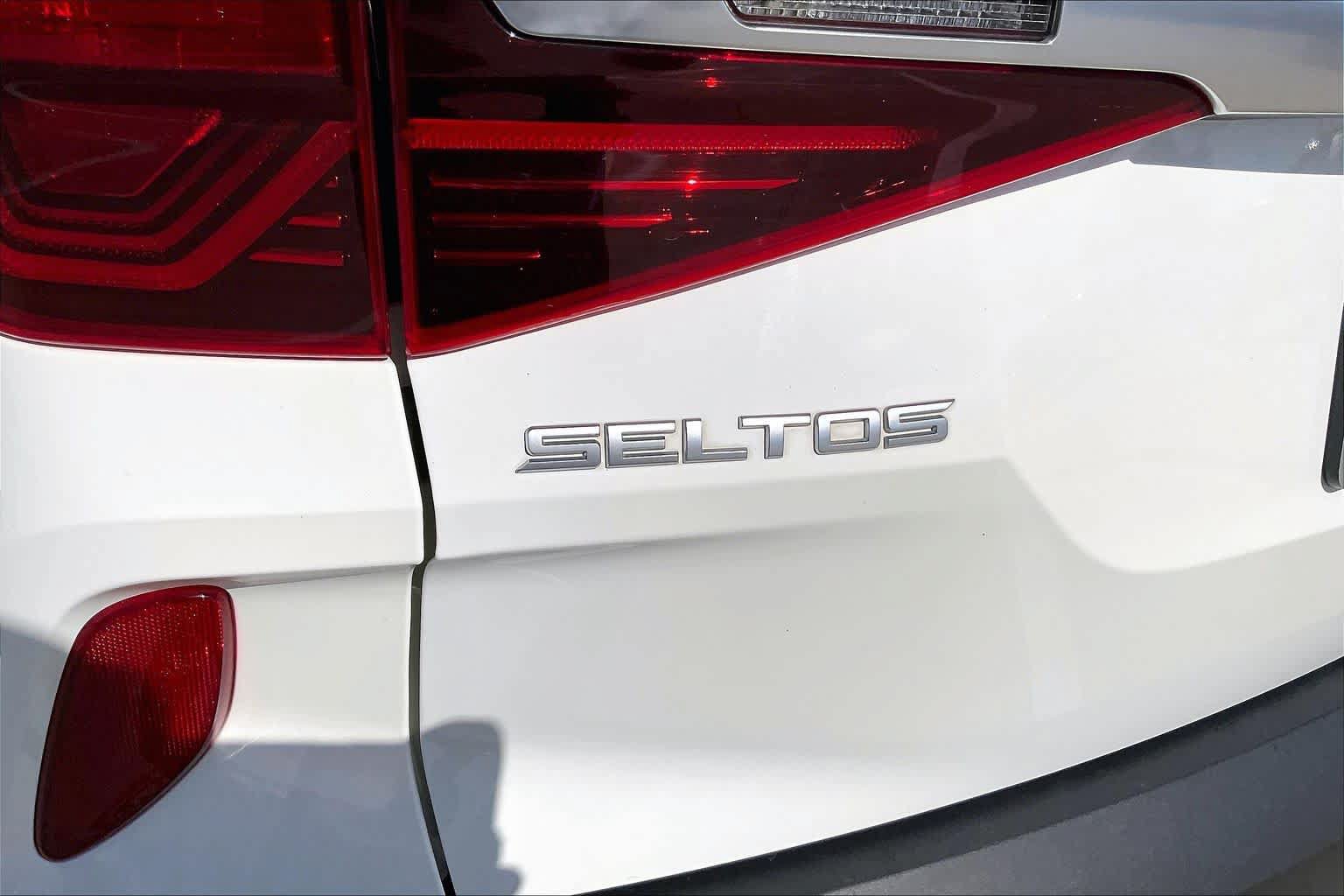 Used 2022 Kia Seltos S FWD image 10