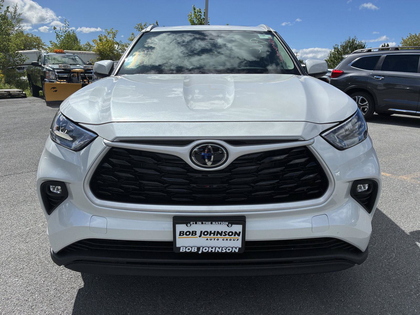 Used 2026 Toyota Highlander XLE AWD/4WD image 2