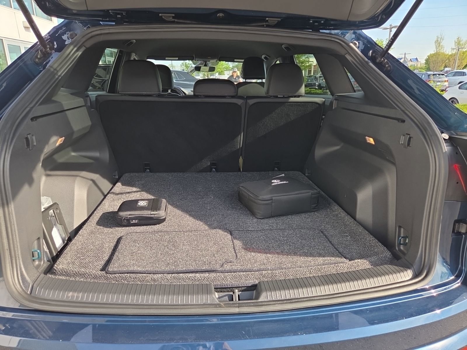 Certified 2023 Volkswagen Atlas Cross Sport SE AWD/4WD image 9