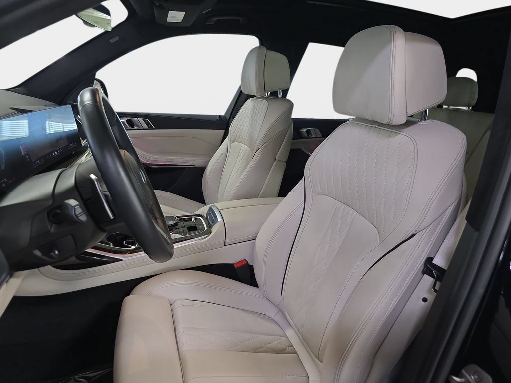 Used 2024 BMW X7 xDrive40i w/ M Sport Package AWD/4WD image 14