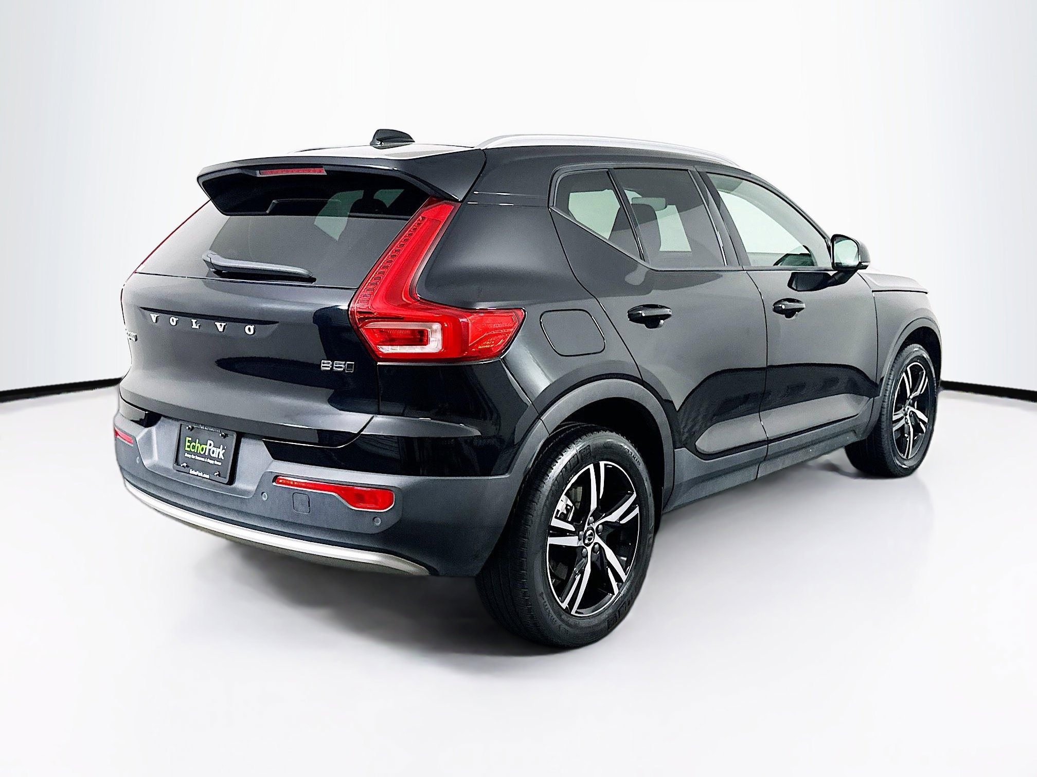 Used 2023 Volvo XC40 B5 Core w/ Protection Package Premier image 9