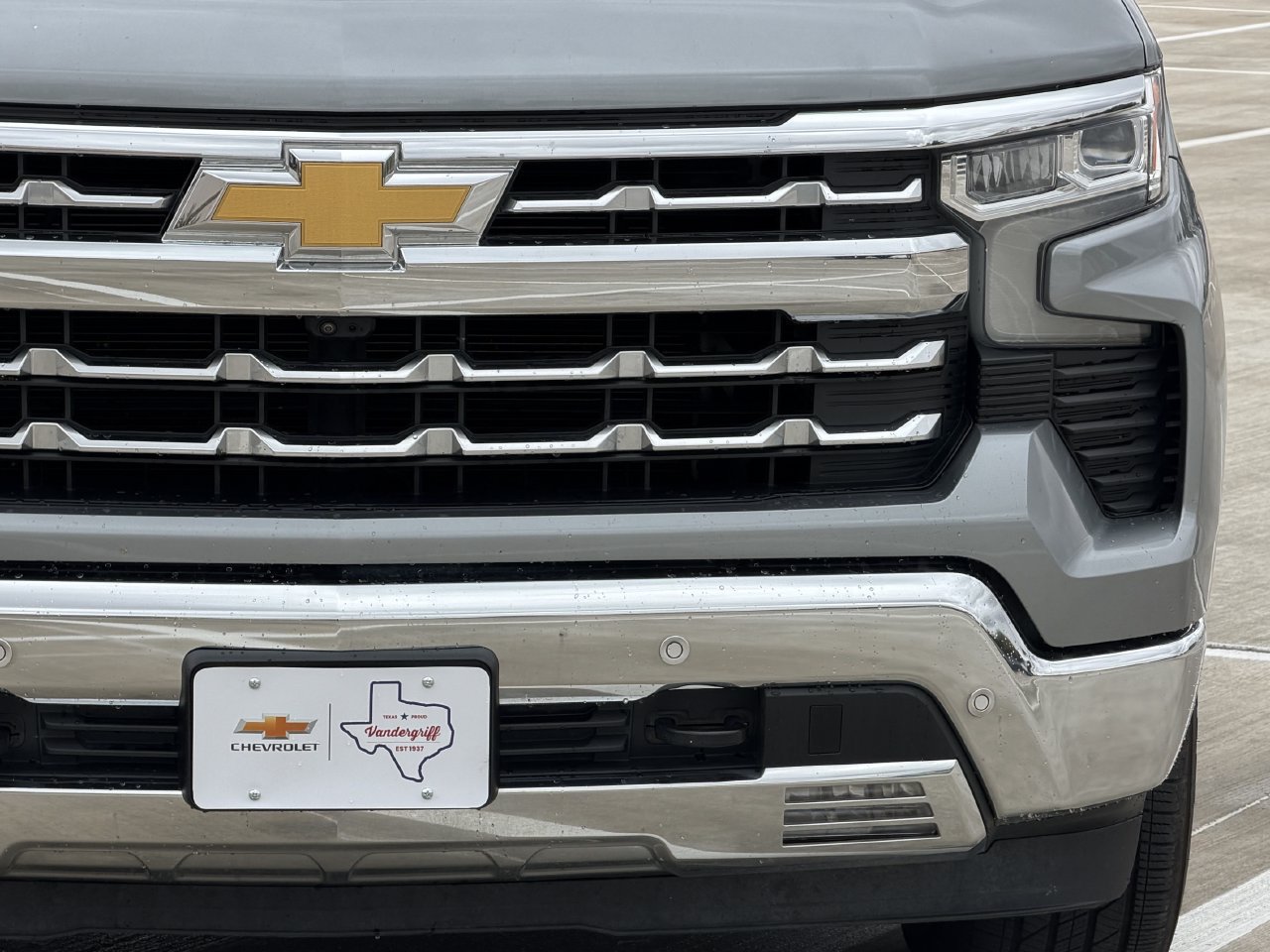 Used 2023 Chevrolet Silverado 1500 LTZ RWD image 8