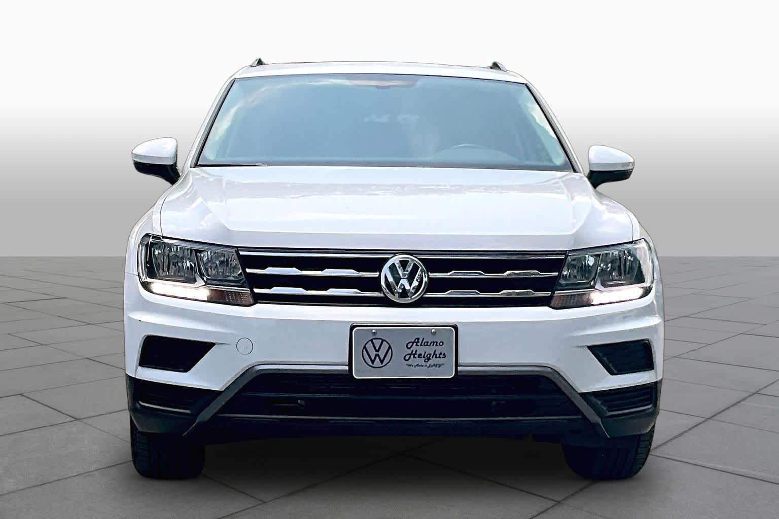 Used 2019 Volkswagen Tiguan SE w/ Panoramic Sunroof Package FWD image 4