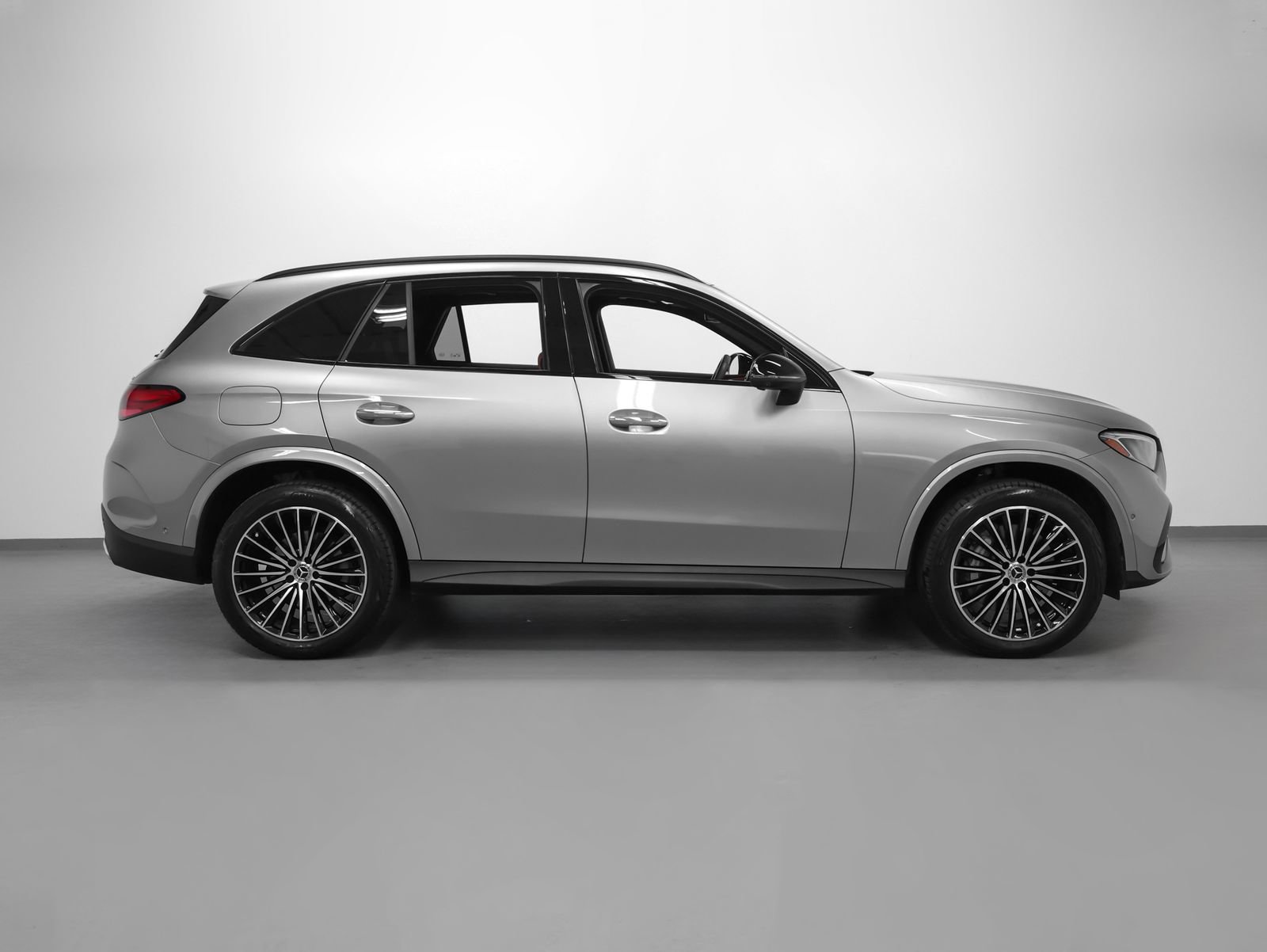 Used 2024 Mercedes-Benz GLC 300 image 13