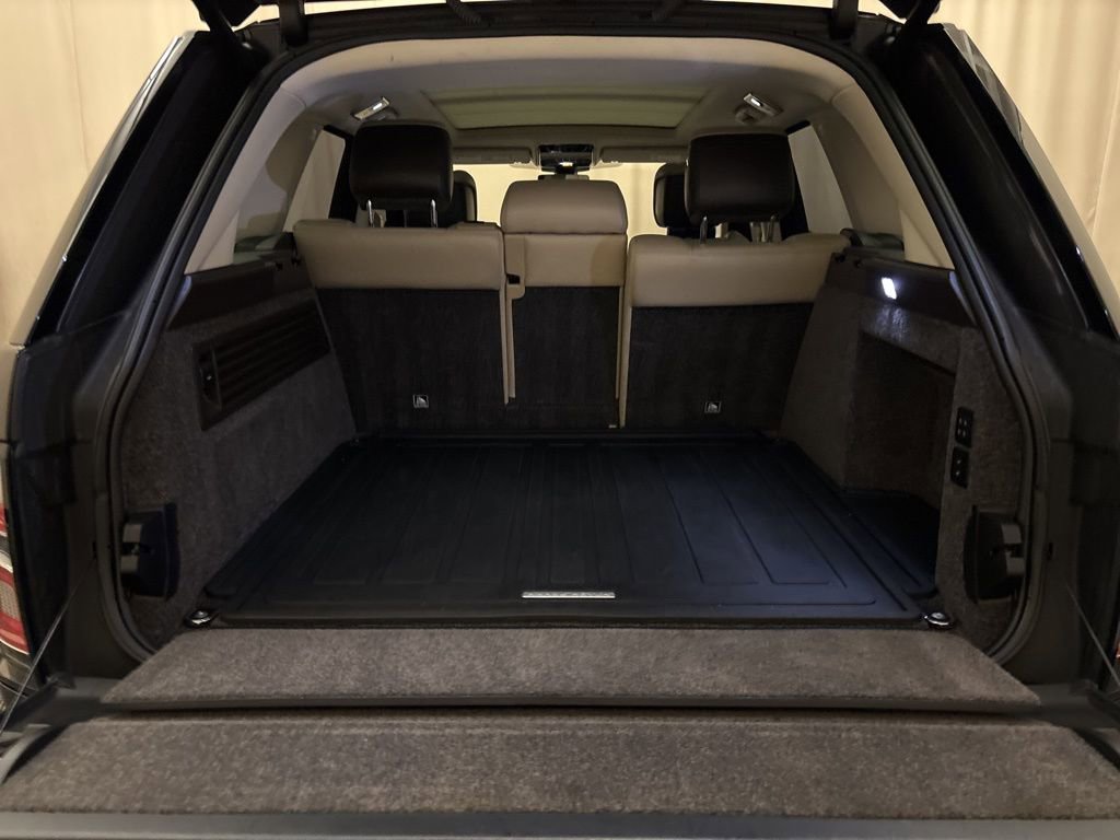 Used 2019 Land Rover Range Rover Supercharged image 10