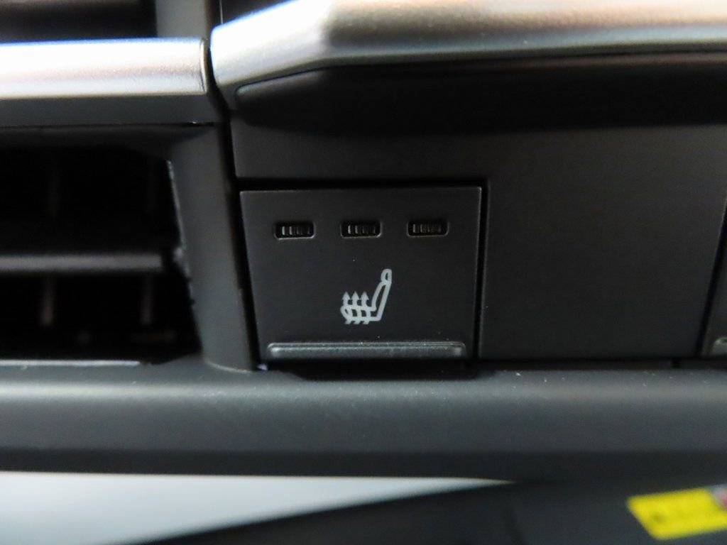 Used 2025 Toyota Sienna XSE image 47