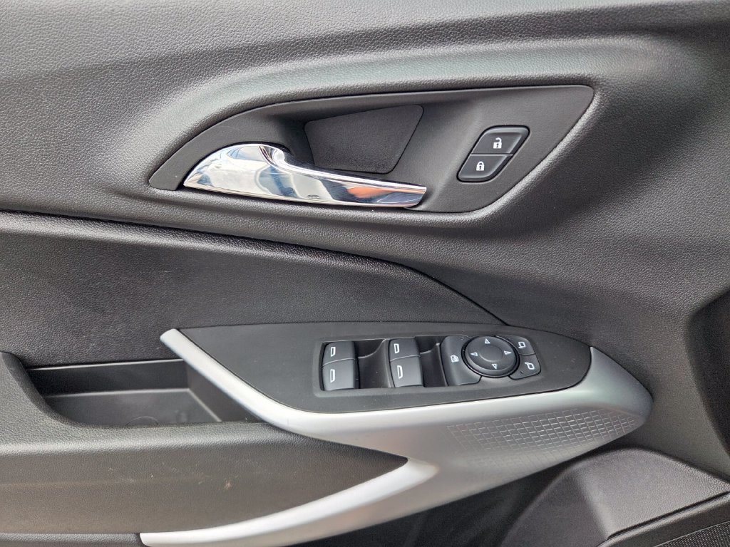 Used 2024 Chevrolet Trax LS FWD image 19