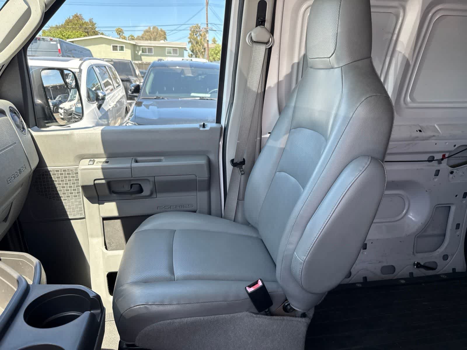 Used 2014 Ford E-250 and Econoline 250 Extended RWD image 20