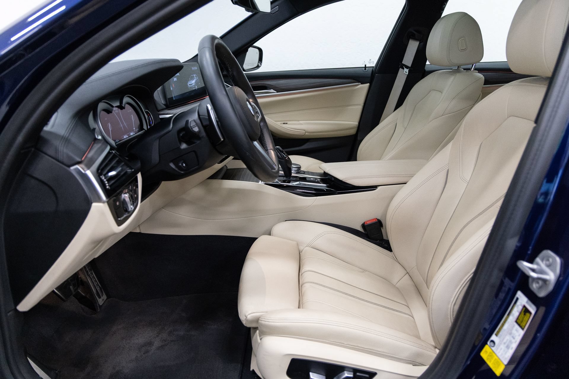 Used 2017 BMW 540i RWD image 7