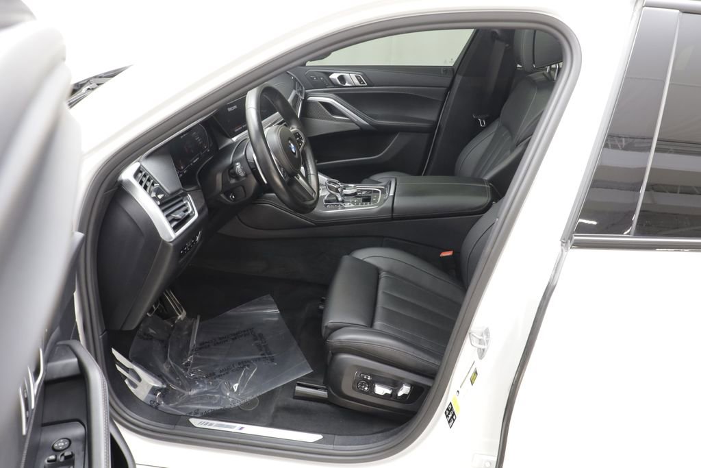 Used 2021 BMW X6 M50i w/ Executive Package image 6