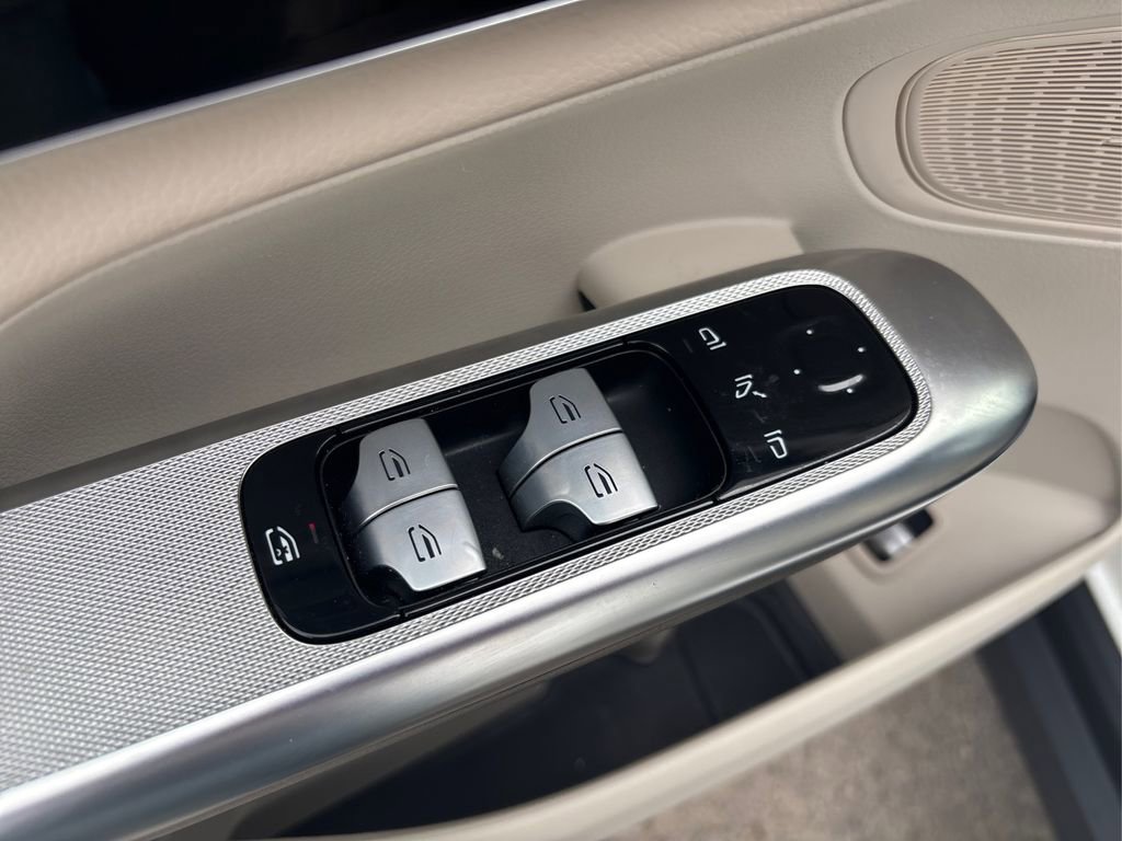 Used 2023 Mercedes-Benz GLC 300 image 36