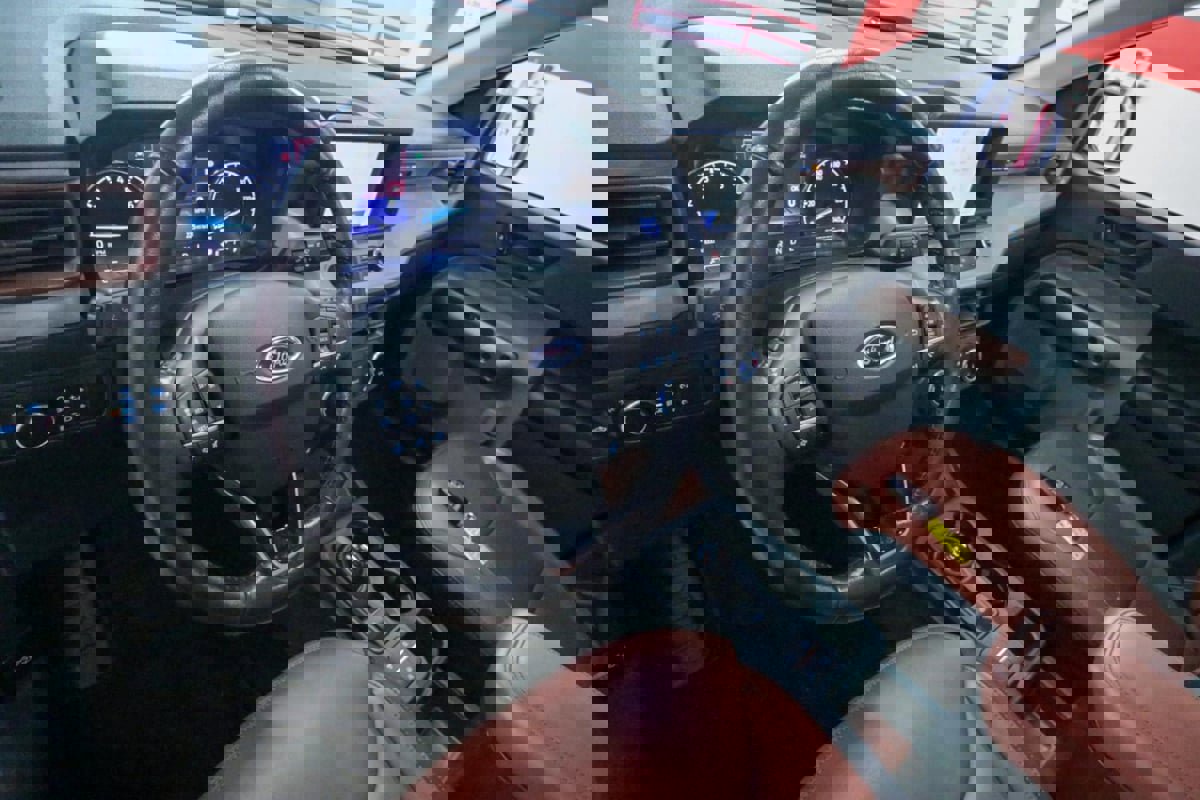 Used 2022 Ford Maverick Lariat w/ Lariat Luxury Package image 13