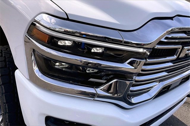 Used 2025 RAM 2500 Laramie image 32