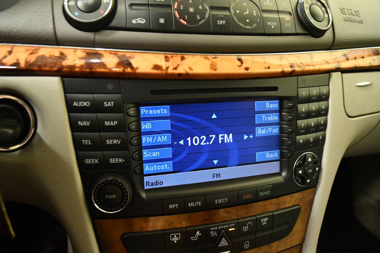 Used 2005 Mercedes-Benz E 320 CDI Sedan image 17