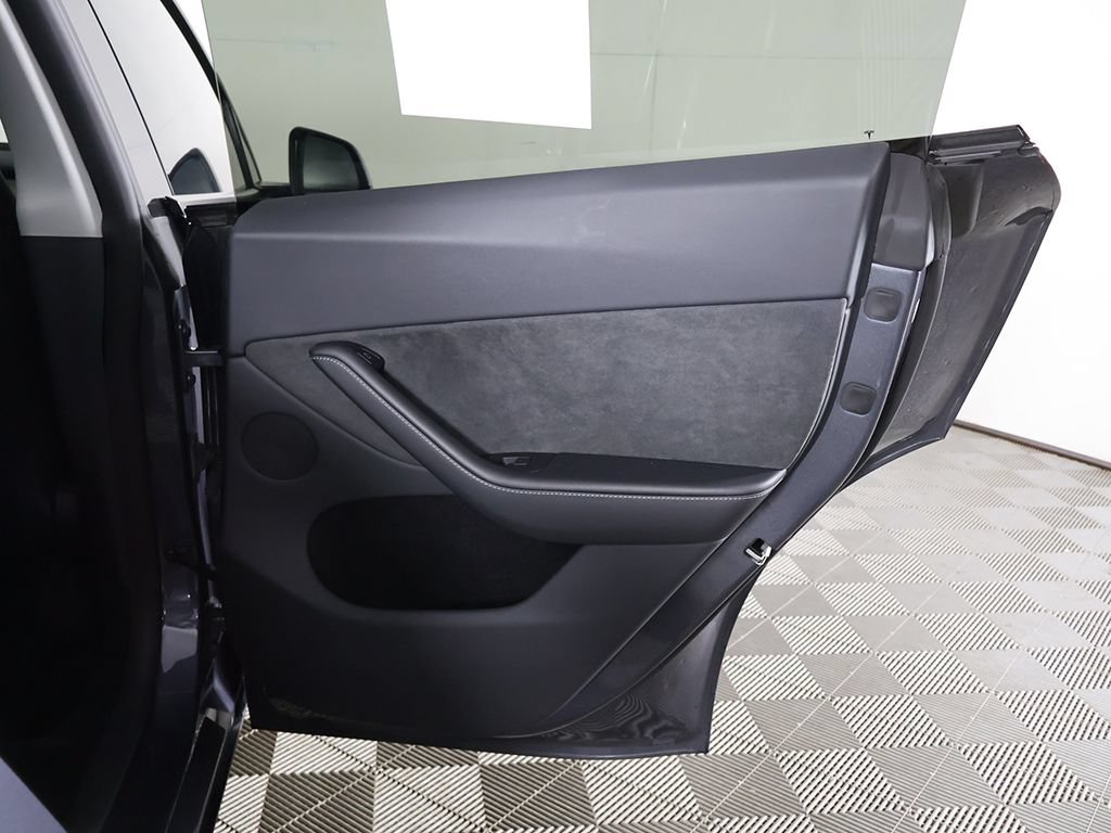 Used 2023 Tesla Model Y AWD image 26