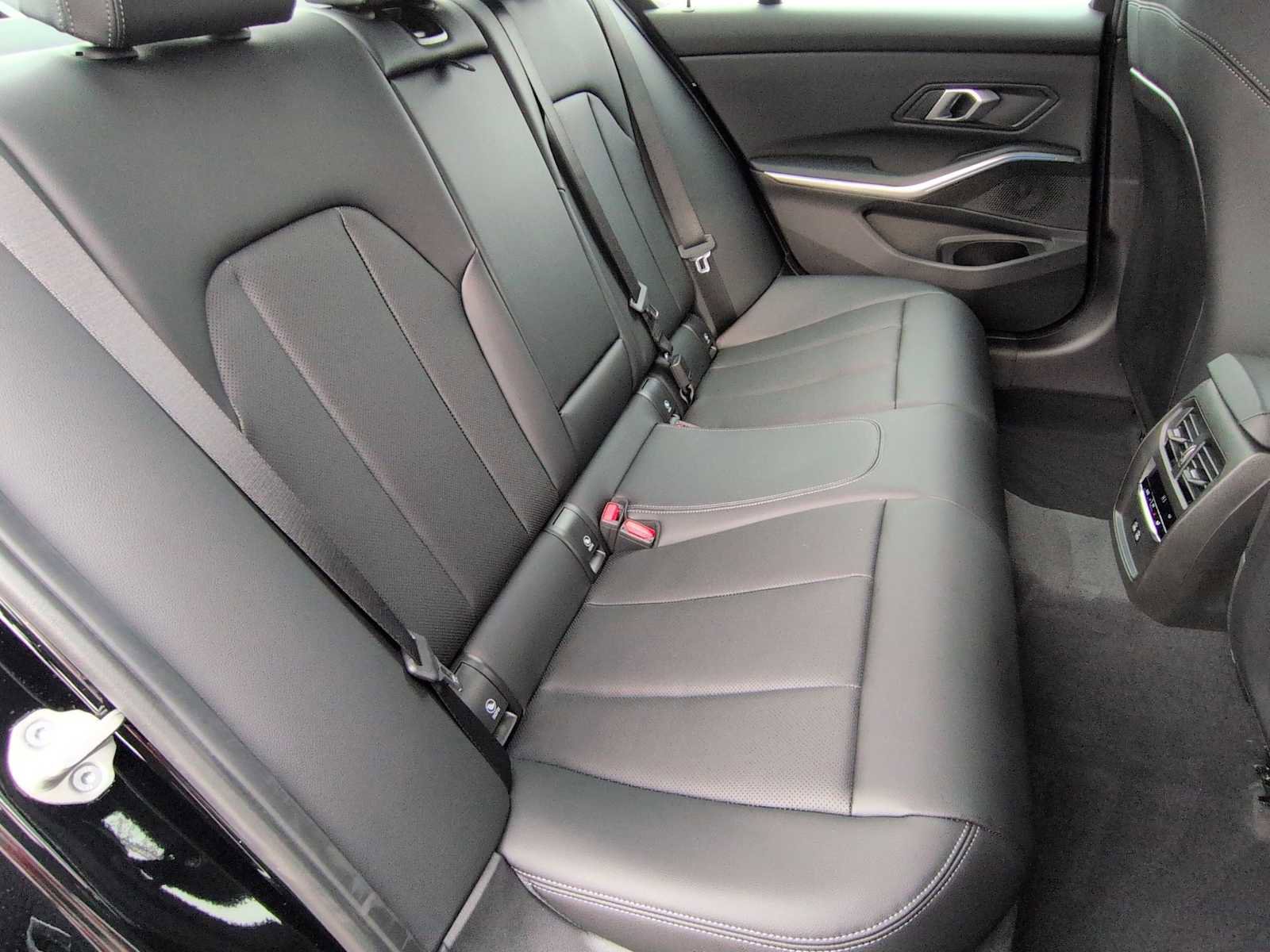 Used 2026 BMW 330i xDrive Sedan w/ Convenience Package image 21