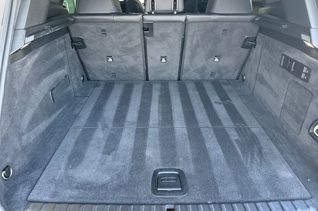 Used 2024 BMW iX xDrive50 w/ Sport Package image 16