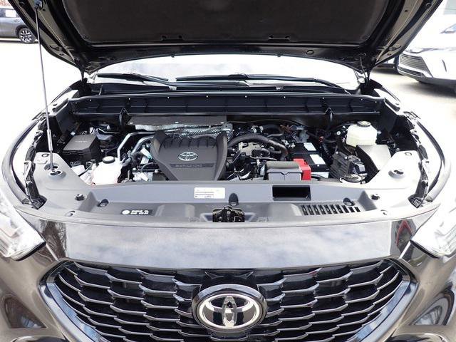 Certified 2023 Toyota Highlander XSE image 13