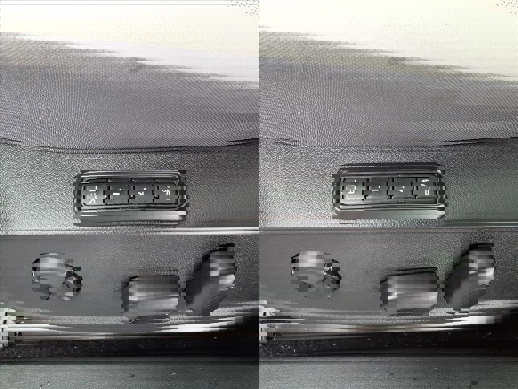 Used 2021 Volkswagen ID.4 Pro S image 5