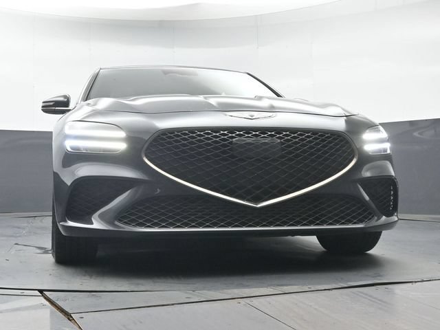 Used 2023 Genesis G70 2.0T w/ Sport Prestige Package RWD image 38