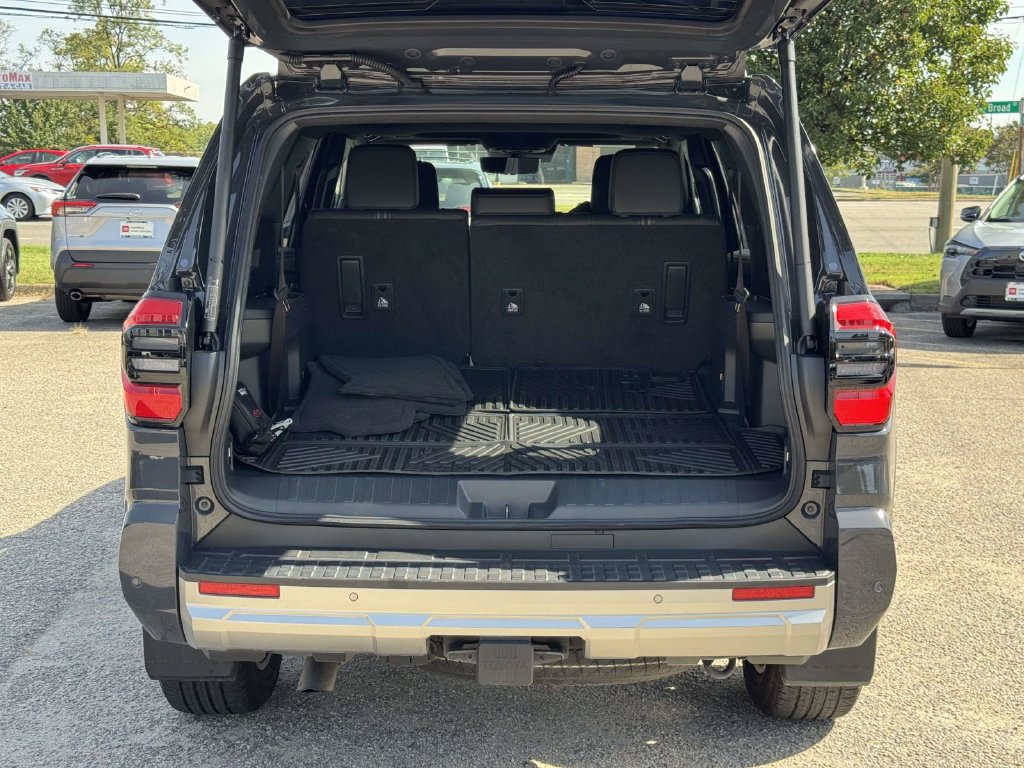 Certified 2025 Toyota 4Runner Limited w/ Tow Technology Package AWD/4WD image 16
