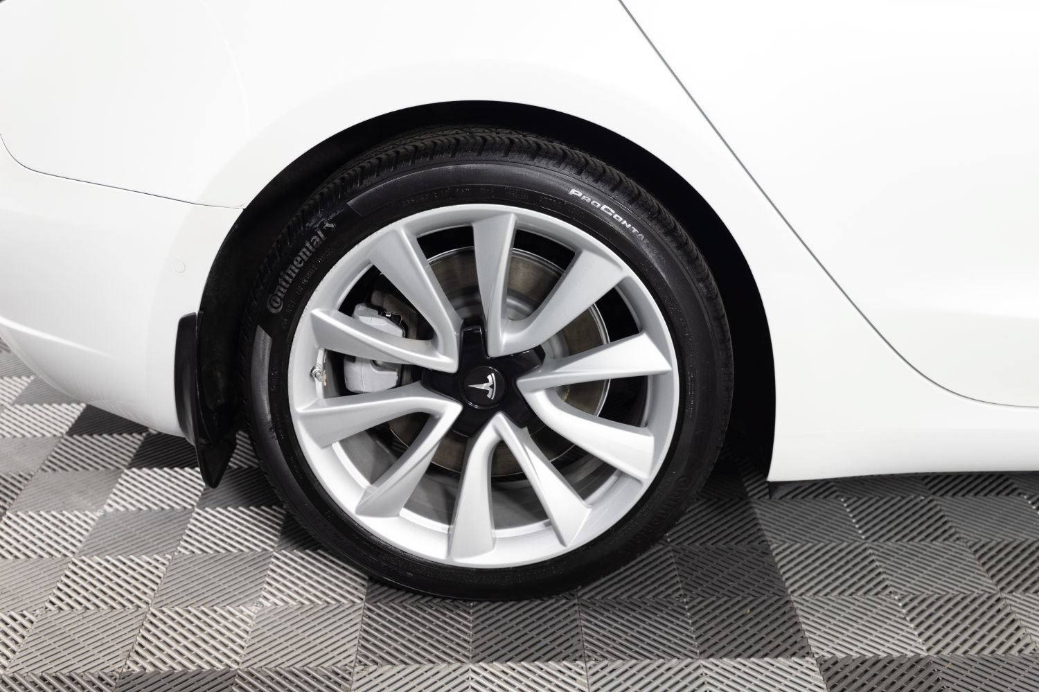 Used 2020 Tesla Model 3 Standard Range Plus RWD image 37