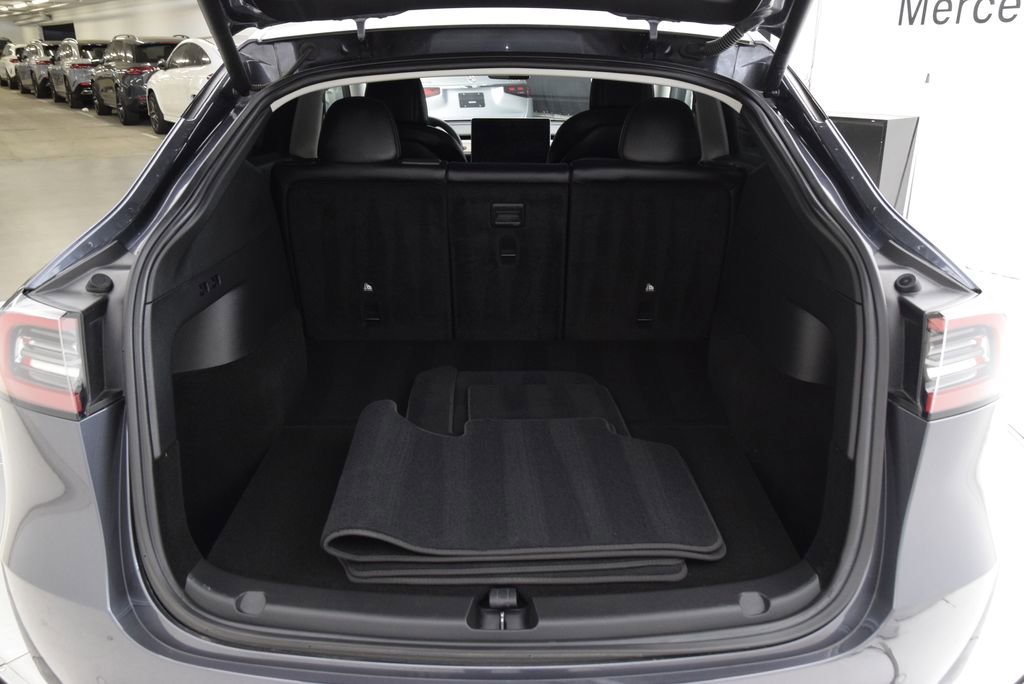 Used 2022 Tesla Model Y Performance image 28