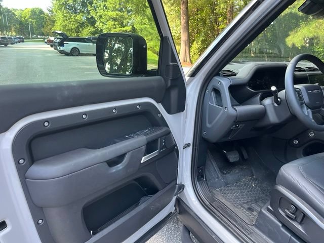 Used 2026 Land Rover Defender 110 S AWD/4WD image 4