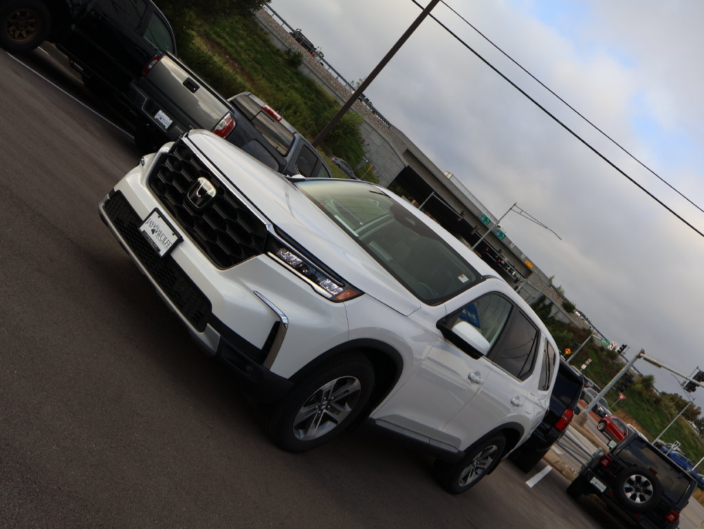 Used 2024 Honda Pilot EX-L image 3