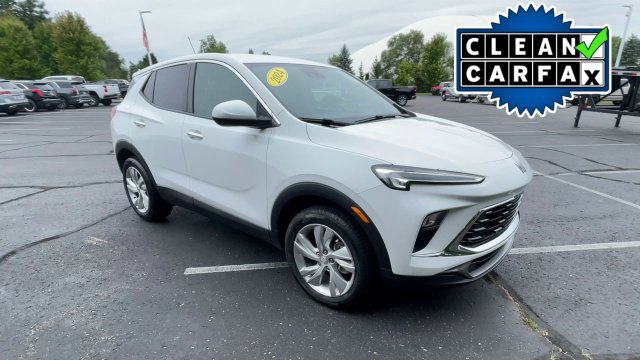 Used 2024 Buick Encore GX Preferred w/ Comfort Package AWD/4WD image 2