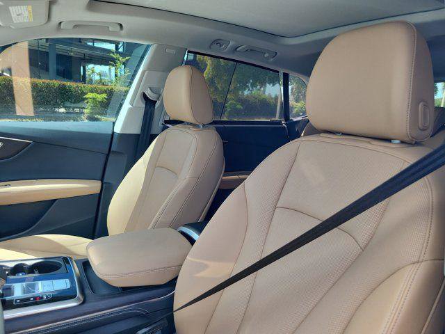 Certified 2025 Audi Q8 Premium Plus w/ Premium Plus Package AWD/4WD image 16