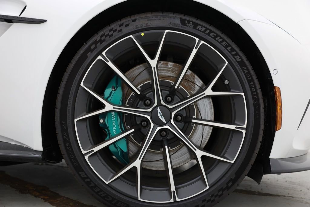 Used 2025 Aston Martin V8 Vantage Coupe image 8