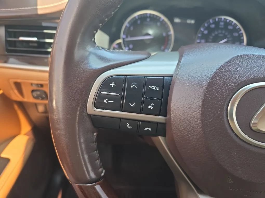 Used 2018 Lexus ES 350 w/ Luxury Package w/Wood Trim FWD image 19