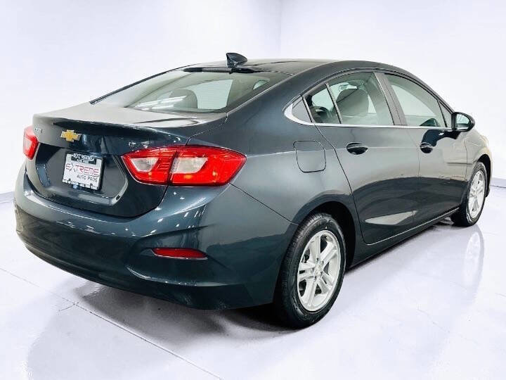 Used 2018 Chevrolet Cruze LT image 4