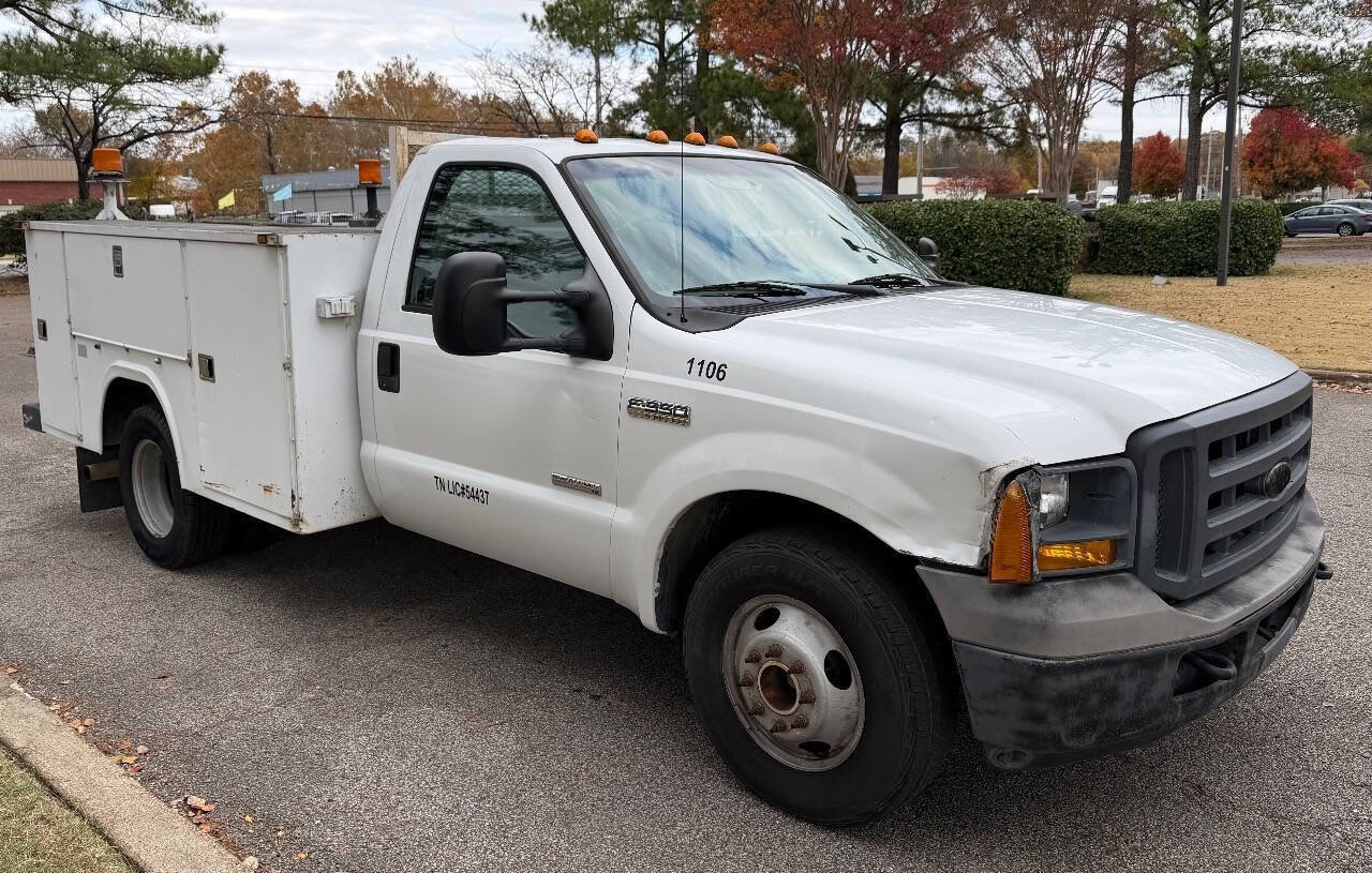 Used 2005 Ford F350 2WD Regular Cab DRW Super Duty
