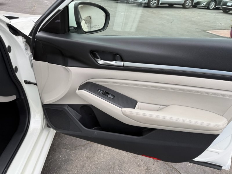 Used 2019 Nissan Altima 2.5 Platinum AWD/4WD image 31