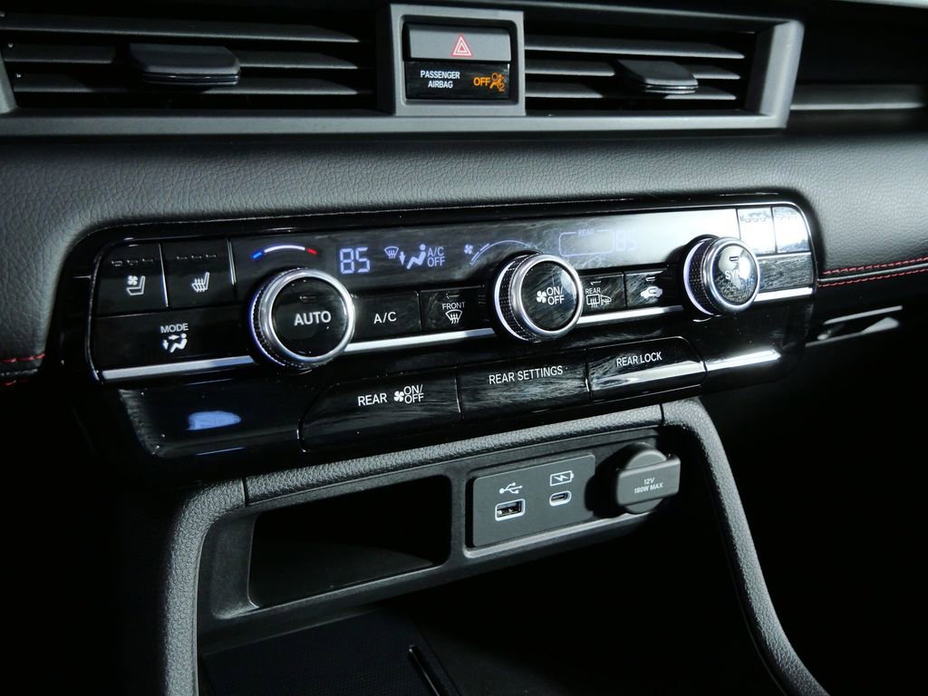 Used 2025 Honda Pilot Black Edition image 22