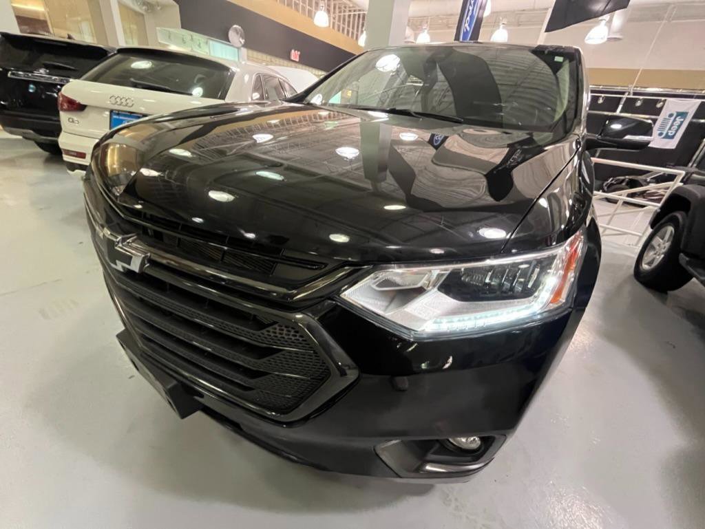 Used 2021 Chevrolet Traverse Premier w/ Redline Edition AWD/4WD image 2