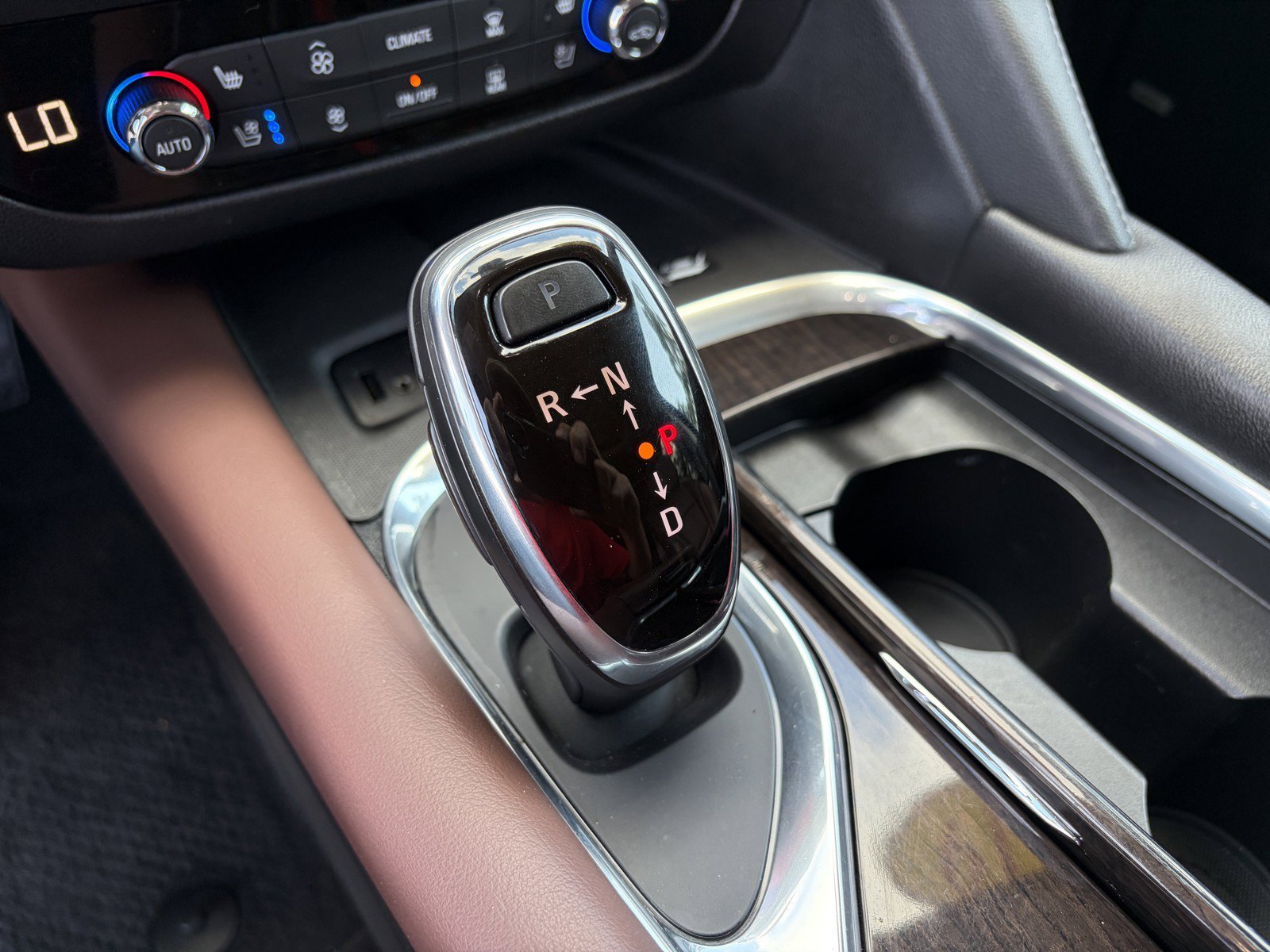 Used 2019 Buick Enclave Avenir w/ Avenir Technology Package AWD/4WD image 22