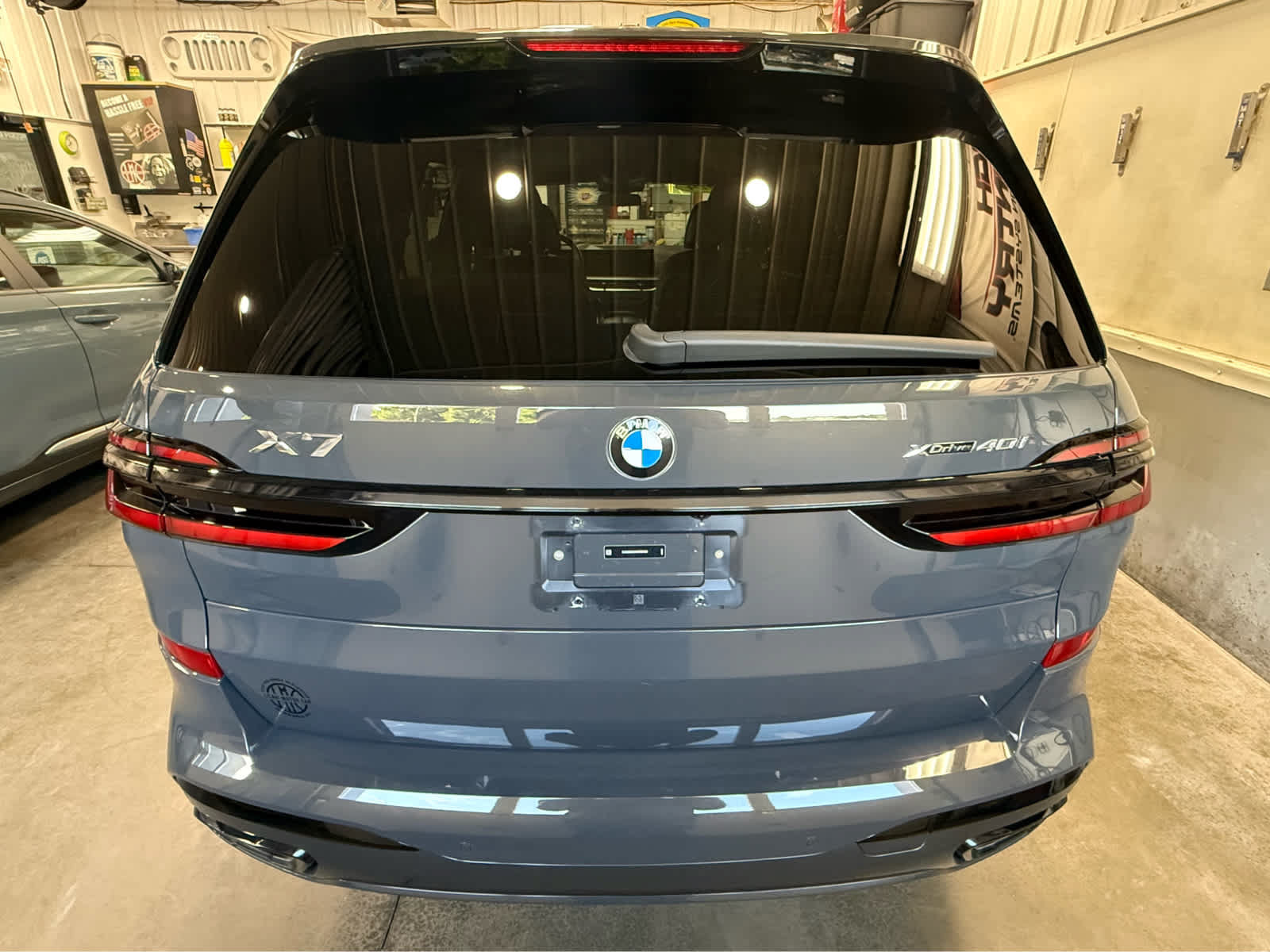 Used 2024 BMW X7 xDrive40i w/ M Sport Package AWD/4WD image 7