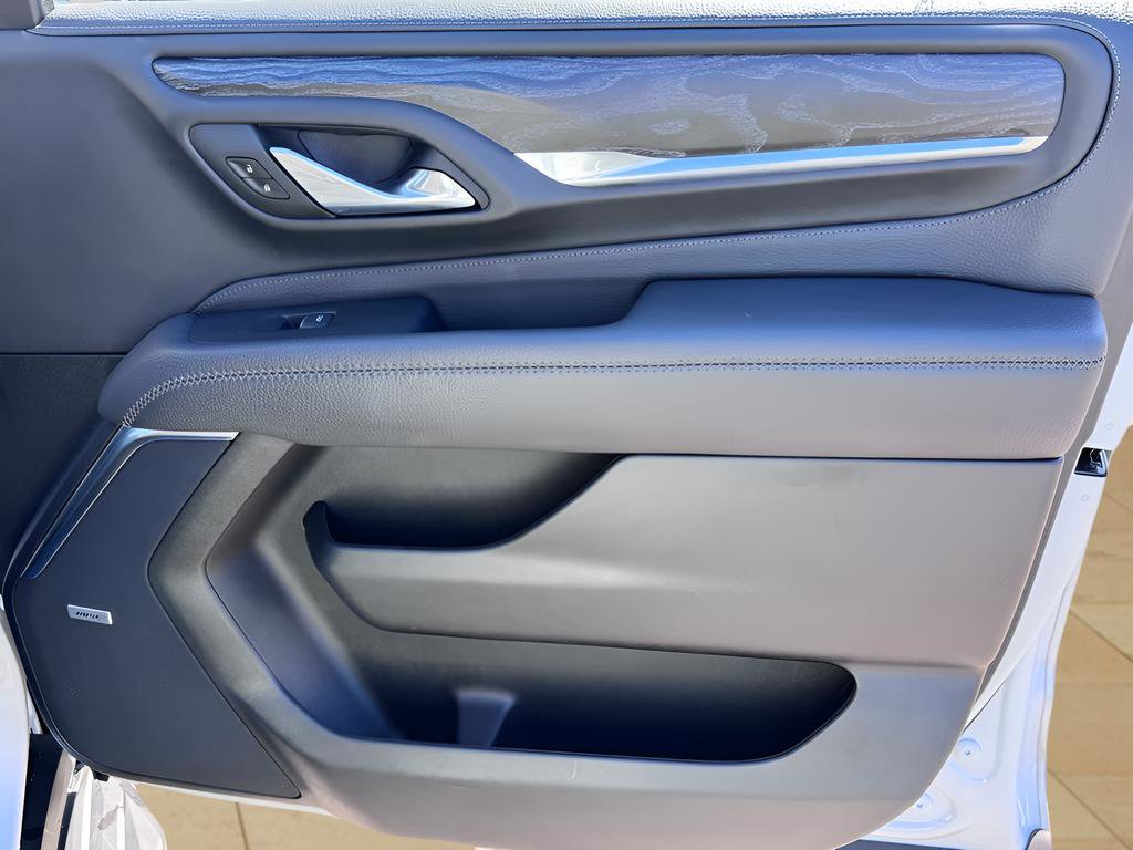 Used 2024 GMC Yukon Denali RWD image 12