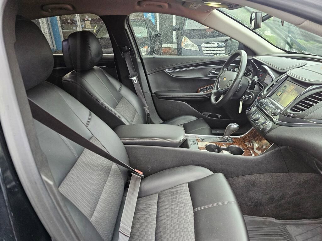 Used 2014 Chevrolet Impala LT w/ Convenience Package image 12