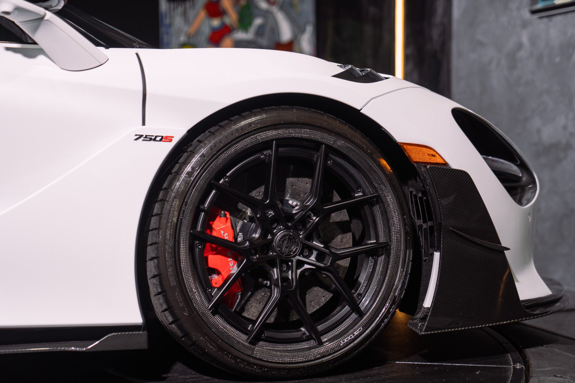 Used 2024 McLaren 750S Spider RWD image 26